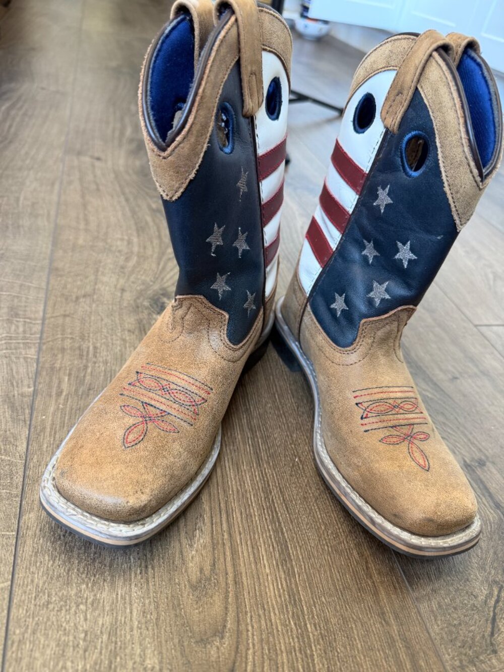 Cody James Boys' Cowboy Boots - SIZE 2 (Kids)